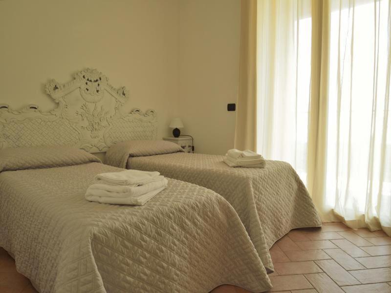 Residence Karina Moniga del Garda Kamer foto