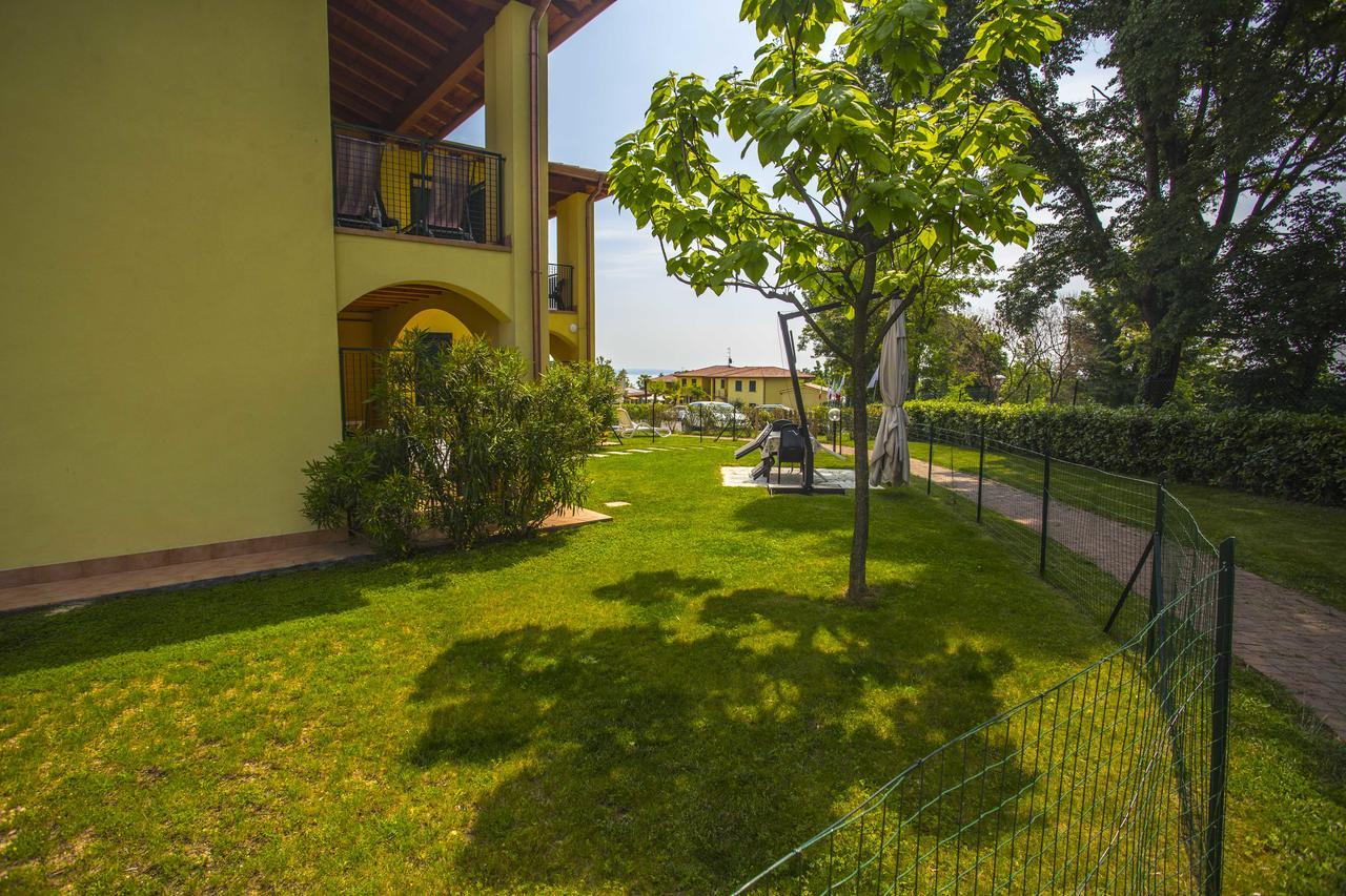 Residence Karina Moniga del Garda Buitenkant foto